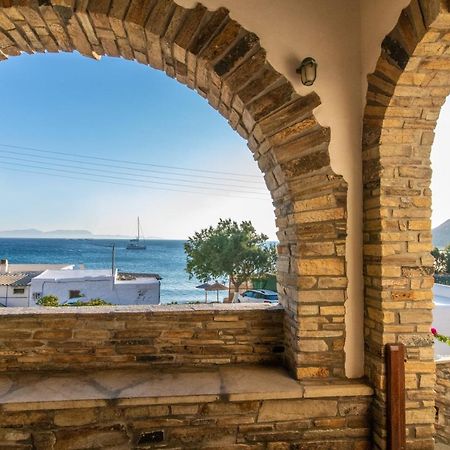Traditional House By The Sea Istérnia エクステリア 写真
